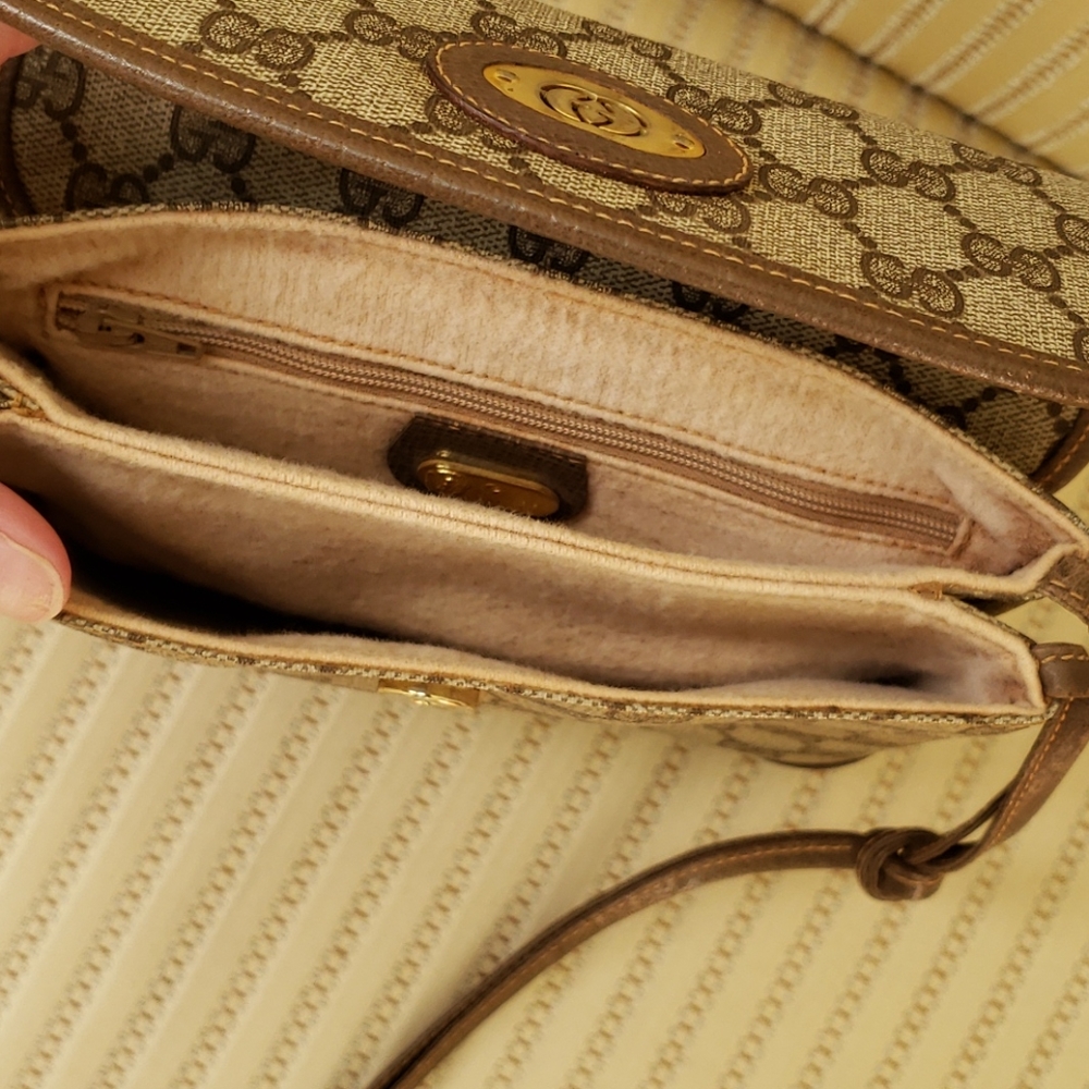 Gucci GG Web Supreme Flap Shoulder Bag - Picture 12 of 14